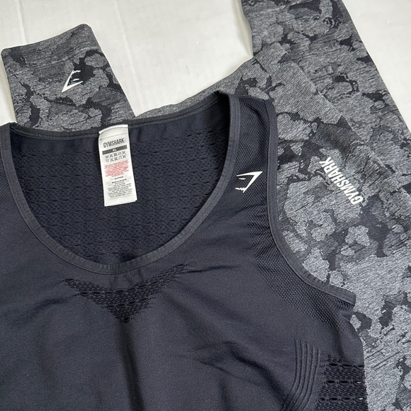 Gymshark Womens XLarge Black Crop Top and Camo Seamless Leggings Activewear - Picture 1 of 15